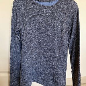 Ready to rulu LS in size 6! Barely worn